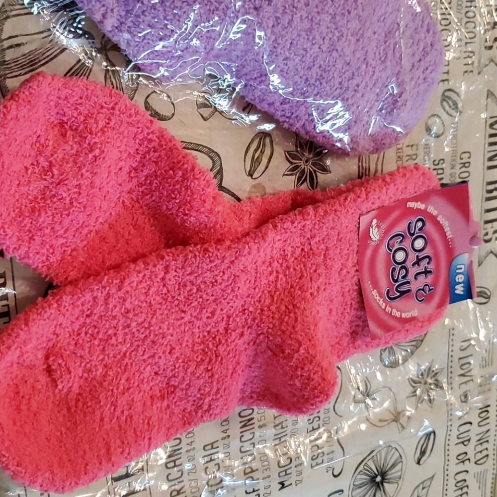 Soft Fuzzy Comfy Socks (1 Pair) - Picture 2 of 4